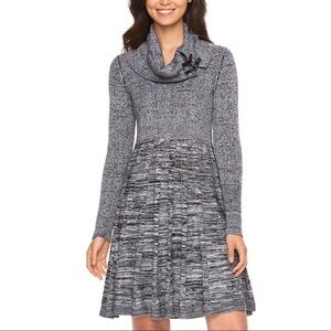 Dana Buchman Cowl Neck Fit and Flare Black and Whit Sweater Pleated Dress Sz Sm